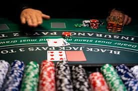 Antarmuka aplikasi macan 123 di layar ponsel Android dengan menu sportsbook Liga 1 dan live casino